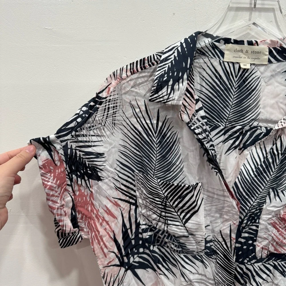 Anthropologie Cloth & Stone Palm Print Crop Tie Front Button Down Shirt Medium